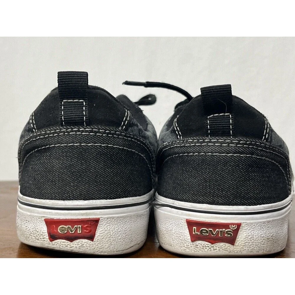 Levi’s Low Top Sneakers Mens 8.5 Black Gray Canvas Logo Lace Up Shoes Streetwear
